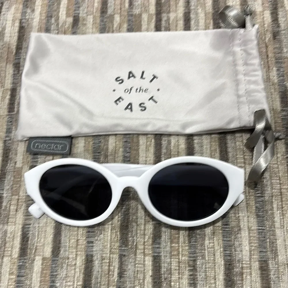 Nectar Anthropologie Atypical White Oval Sunglasses with Clothe Case